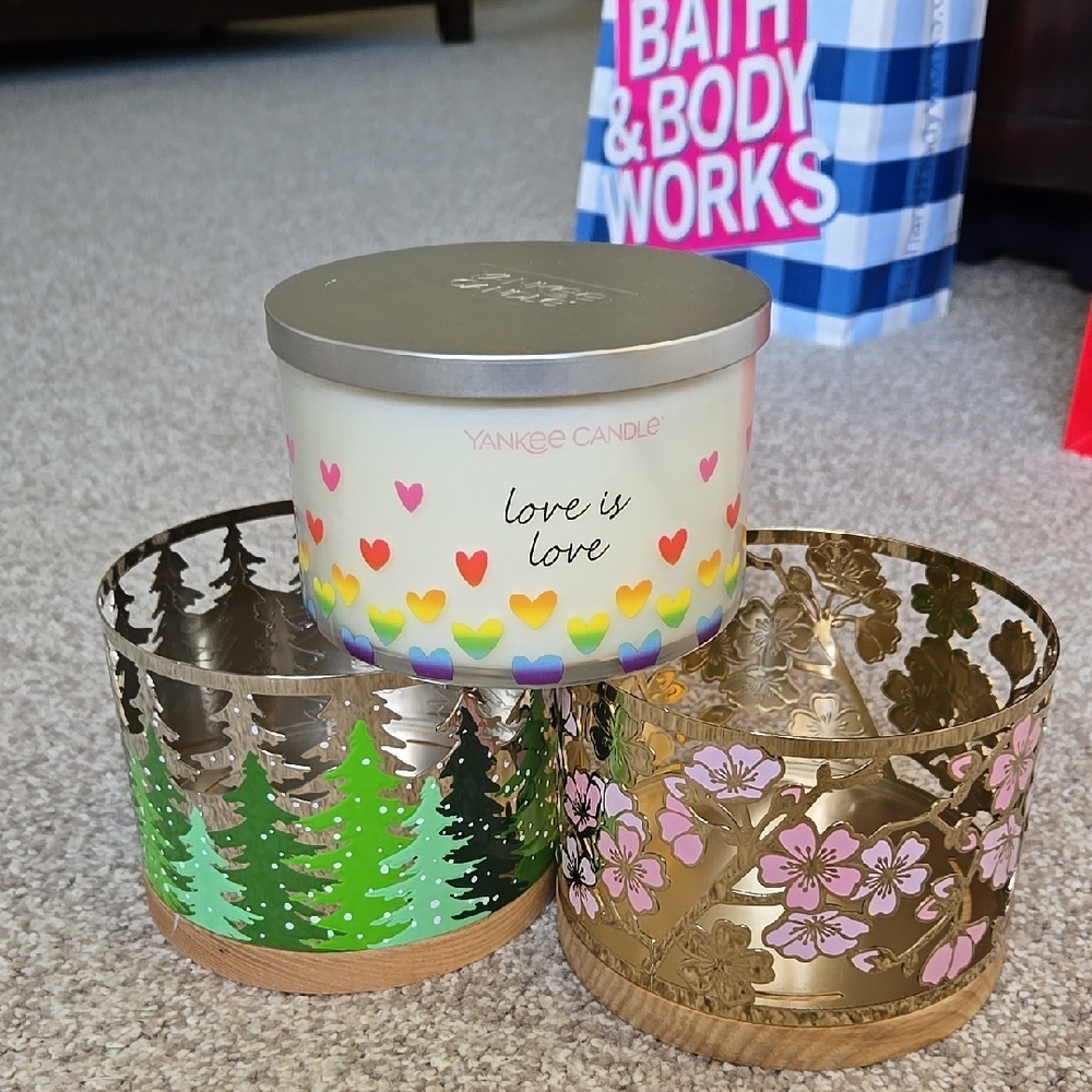 Yankee Candle Three Wick Love is Love with Holders